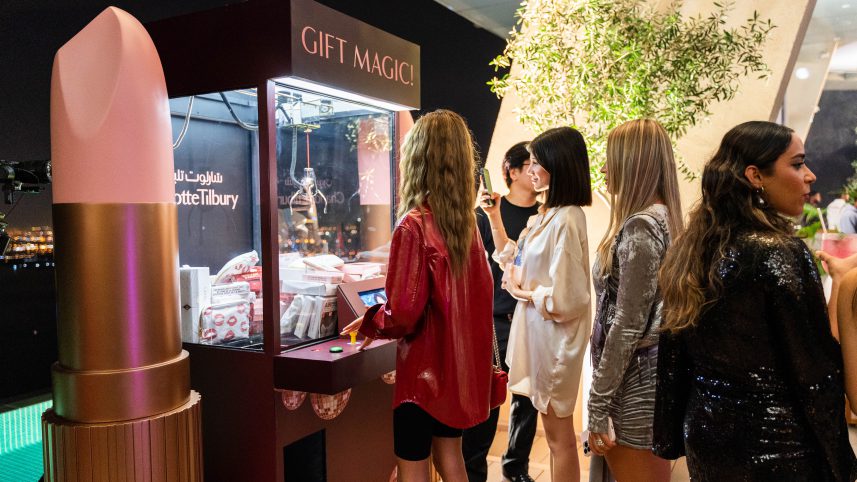 How a Photobooth and Claw Machine can make Corporate Events More Engaging & Memorable